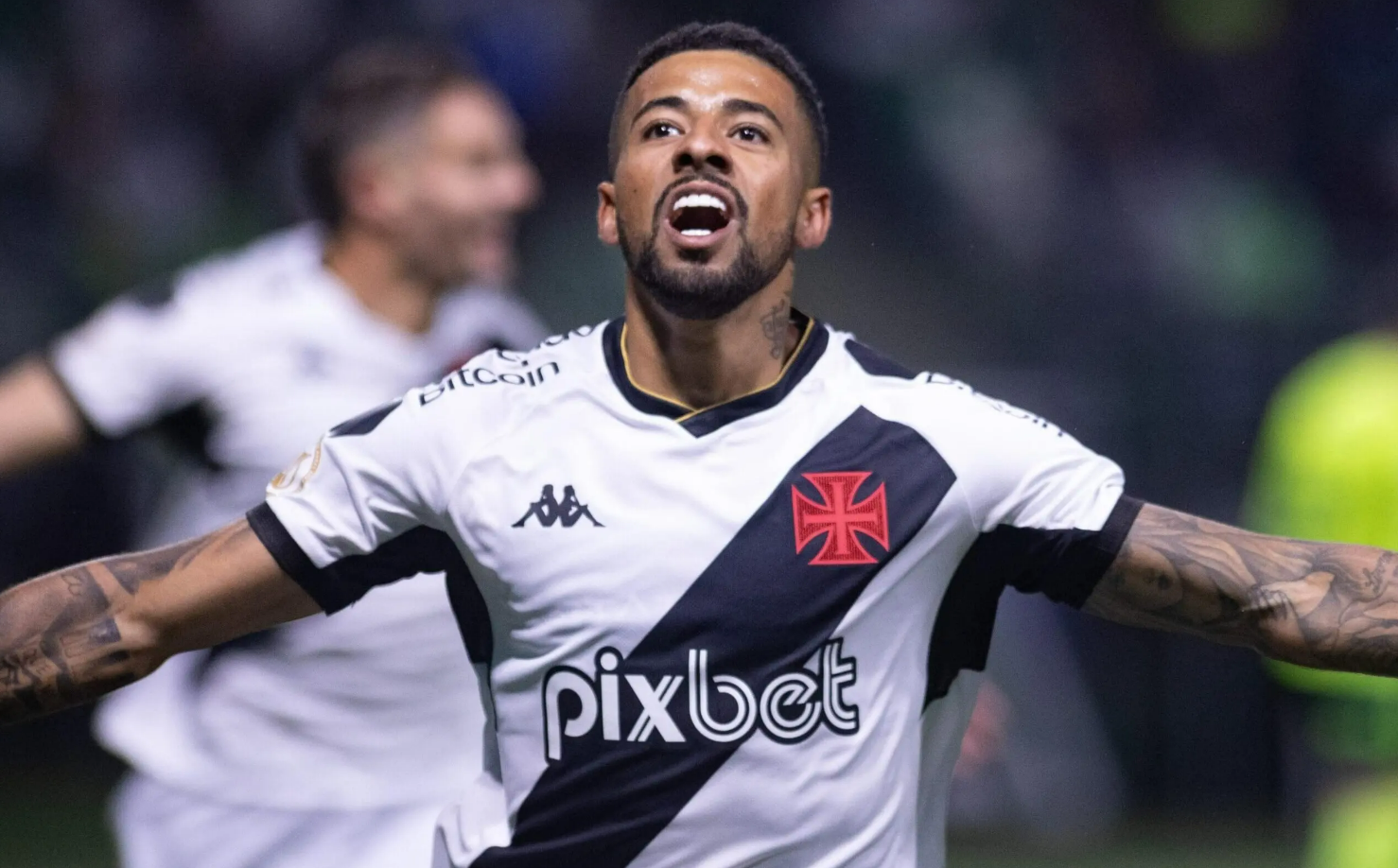 O famoso jogador do Vasco, Paulinho será desfalque na equipe de Ramón Díaz (Foto: Fabio Moreira Pinto/ Agif/Gazeta)