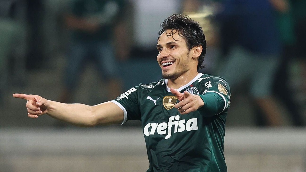 Raphael Veiga é artilheiro e ídolo do Palmeiras que pode acertar saída em 2024 (Foto: Reprodução/ SE Palmeiras)