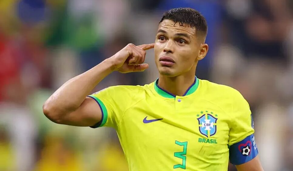 Thiago Silva está chegando no Brasil (Foto: Reprodução/ Kai Pfaffenbach/ Reuters)