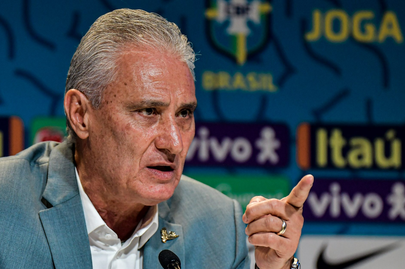 Tite vira principal assunto entre jogadores e Flamengo corre (Foto: Reprodução)