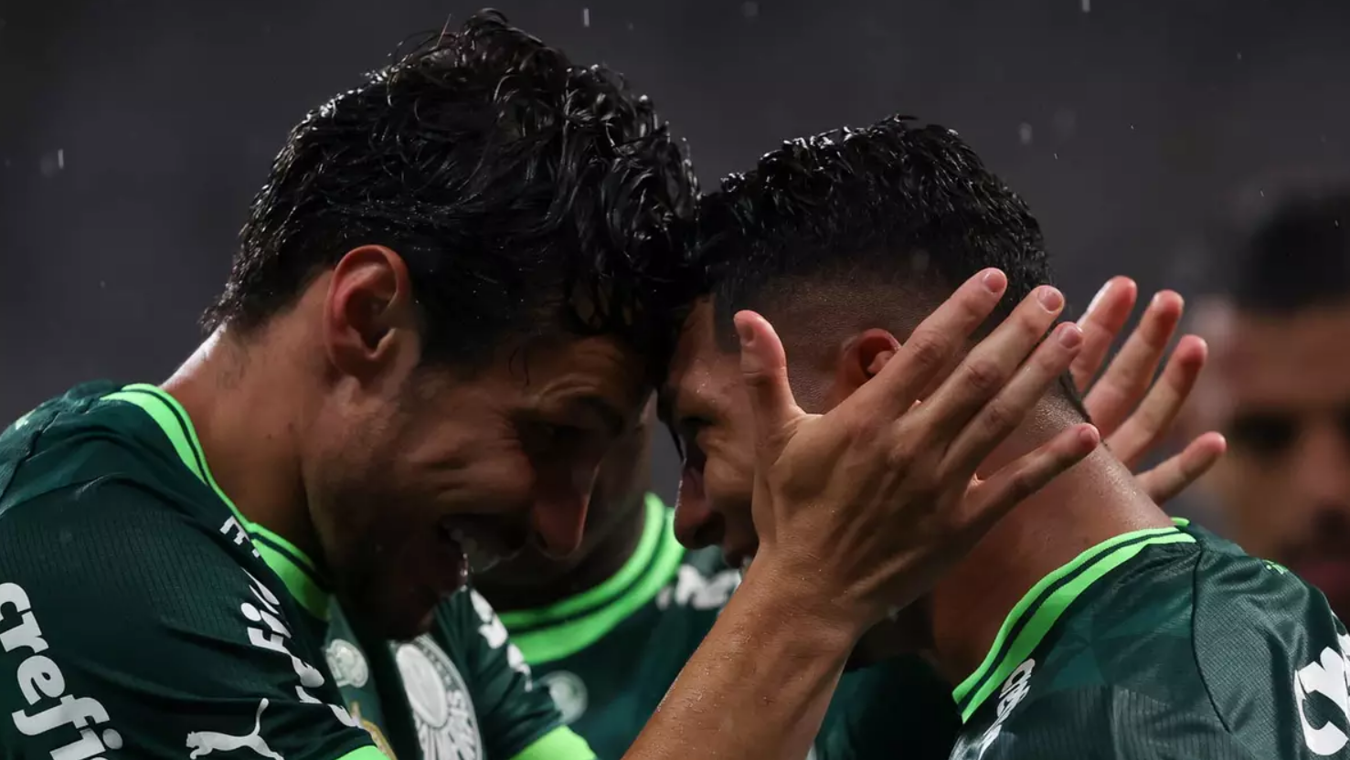 Os jogadores de futebol acabaram discutindo após a derrota do Verdão (Foto: Gazeta Esportiva)