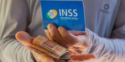 Grupo de aposentados e pensionistas do INSS vão receber valor extra em novembro (Imagem Reprodução Internet)