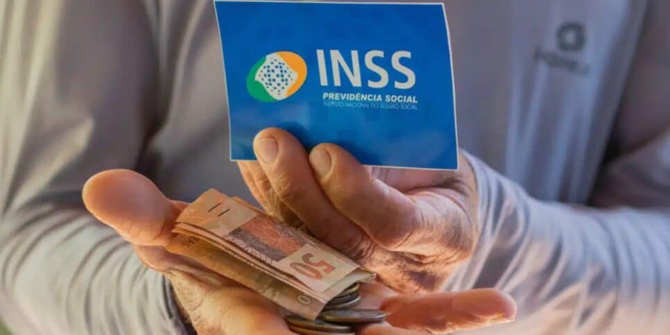 Grupo de aposentados e pensionistas do INSS vão receber valor extra em novembro (Imagem Reprodução Internet)