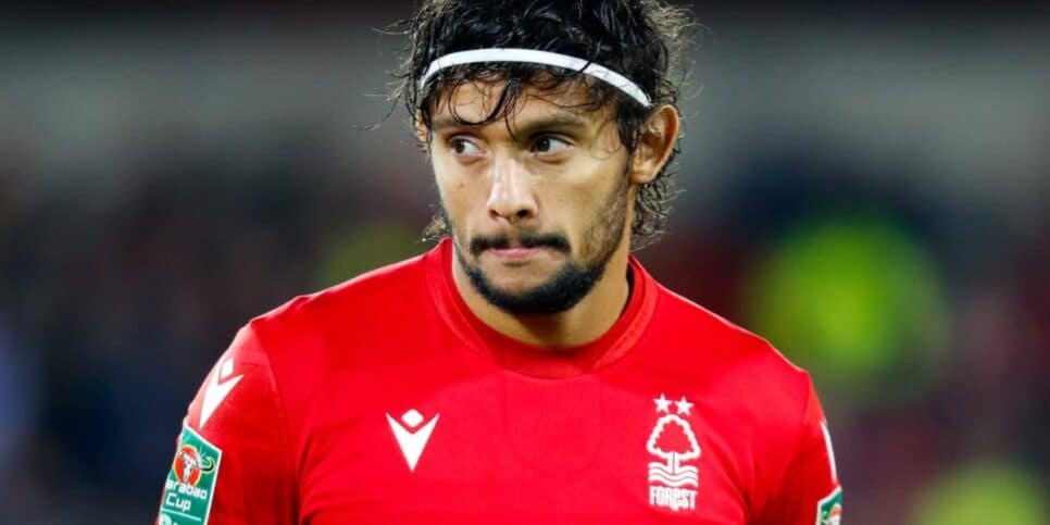 Gustavo Scarpa, meio campista do time Nottingham Forest (Imagem Reprodução Internet)