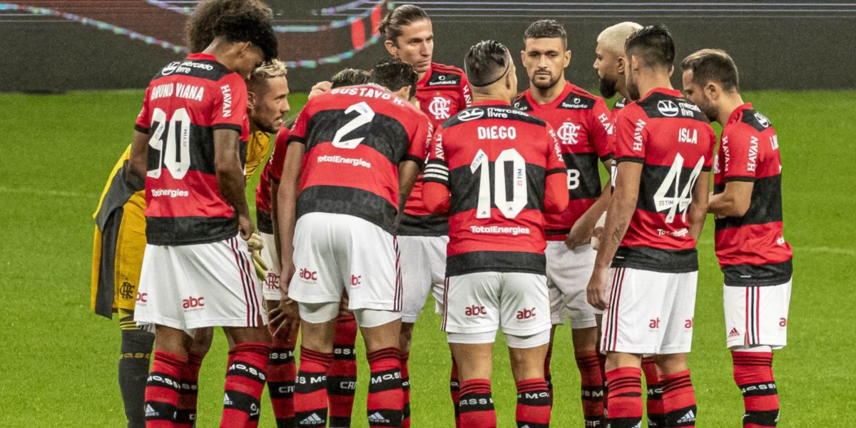 Elenco do Flamengo reunido (Imagem Reprodução Internet)