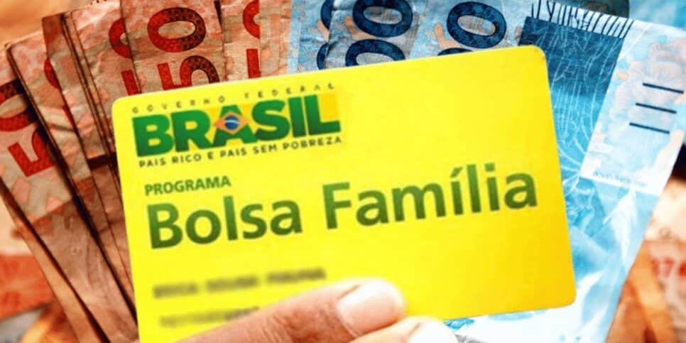Governo toma decisão sobre o pagamento do 13º salário aos beneficiários do Bolsa Família (Imagem Reprodução Internet)