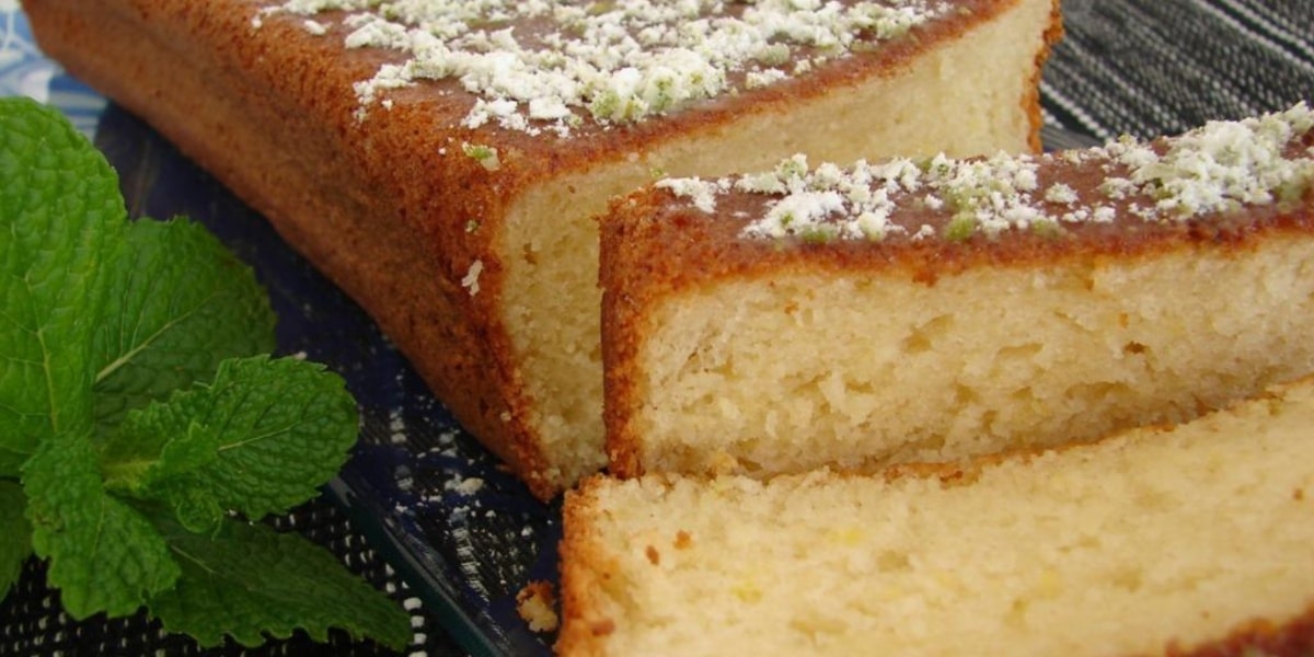 Receita de bolo de limão cremoso com menos de 100 kcal por fatia (Imagem Reprodução Internet)