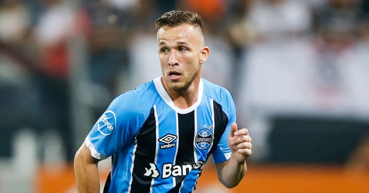 Arthur foi revelado no Grêmio e campeão pelo time gaúcho (Foto: Reprodução/ Internet)