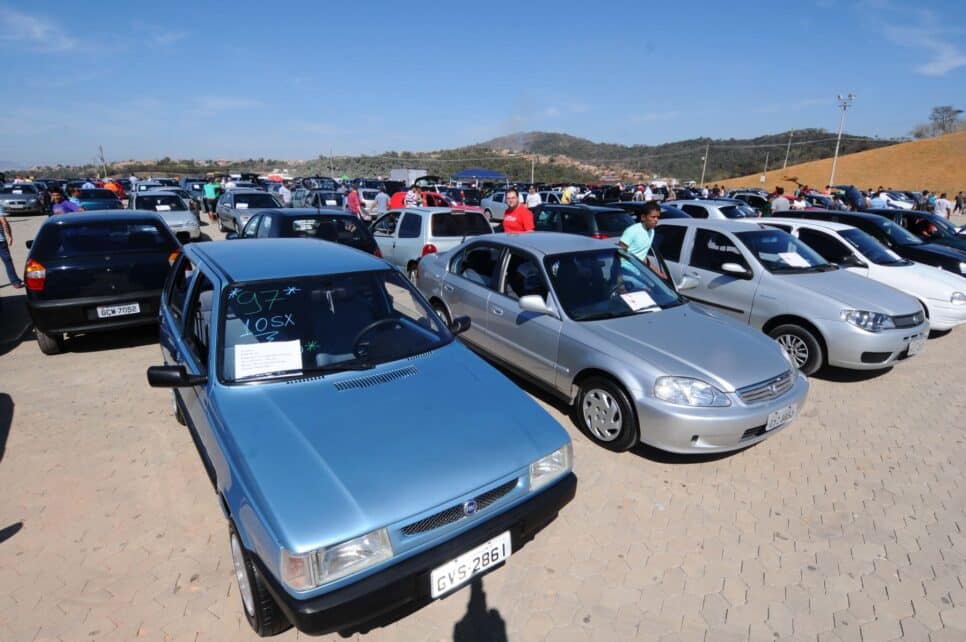 R$ Garagem de carros usados (Foto: Reprodução)