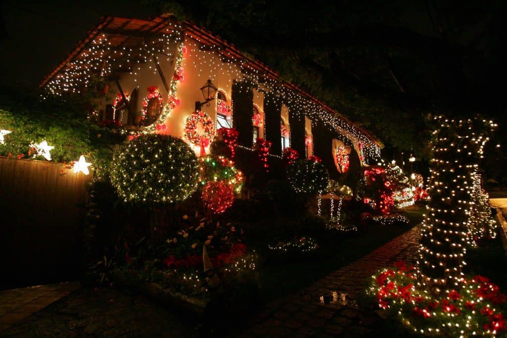 Decoração de Natal externa (Imagem: Reprodução)