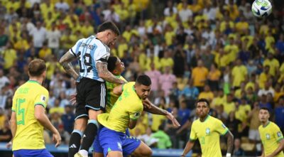 Otamendi marca gol da Argentina em partida das Eliminatórias da Copa (Foto: Reprodução/ Alexandre Brum/ Enquadrar/ Estadao Conteudo)
