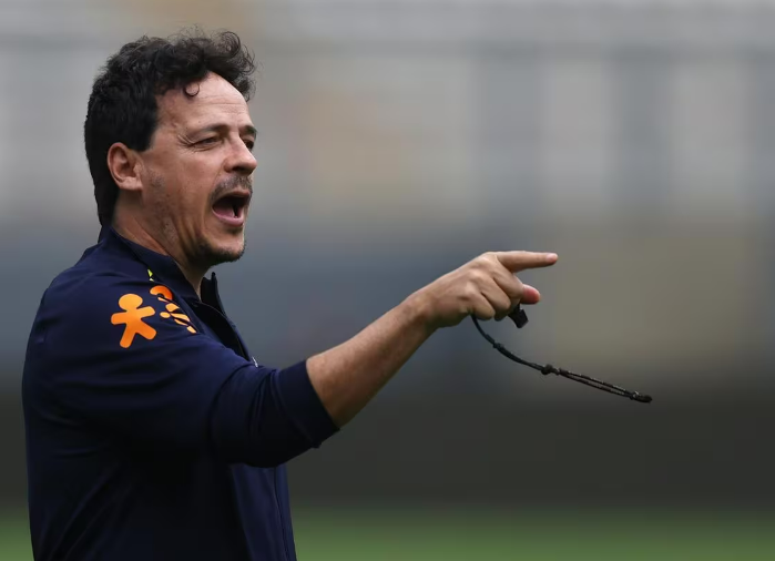 Fernando Diniz diz que cogitou convocar craque do Internacional (Foto: Vítor Silva/CBF)