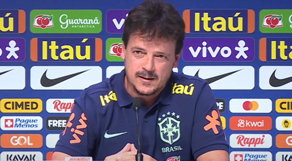 Fernando Diniz é técnico interino da Seleção Brasileira pelas eliminatórias da Copa (Foto: Reprodução/ CBF TV)