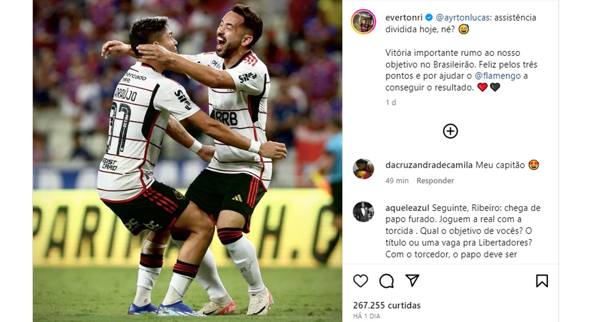 Éverton Ribeiro publica comemoração de gol com Luiz Araújo e brinca com 'ajudinha' de Ayrton Lucas (Foto: Reprodução/ Instagram)