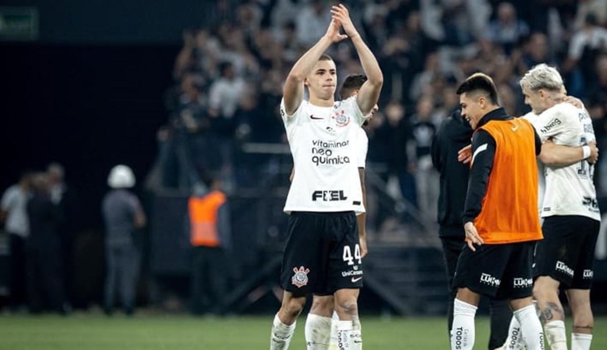 Gabriel Moscardo, de 18 anos, pode ser vendido pelo Corinthians em 2024 a este Gigante europeu (Fotos: Reprodução/ Ag. Corinthians/ Instagram/ Montagem)