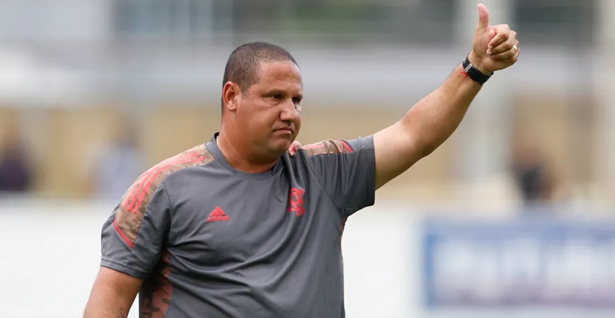 Mario Jorge é técnico campeão no Sub-17 do CRF e atual comandante do Sub-20 (Foto: Reprodução/ Flamengo)