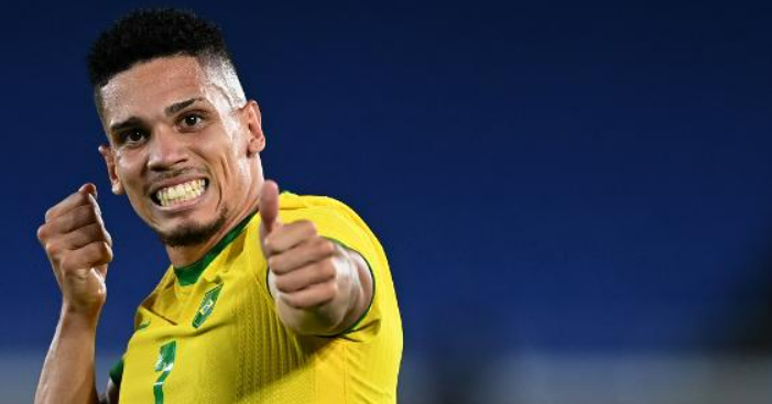 Paulinho sofre com intolerância religiosa após estreia pela Seleção (Foto: Reprodução)