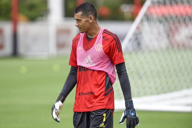 Santos em treino do Flamengo (Foto: Marcelo Cortes/Flamengo)