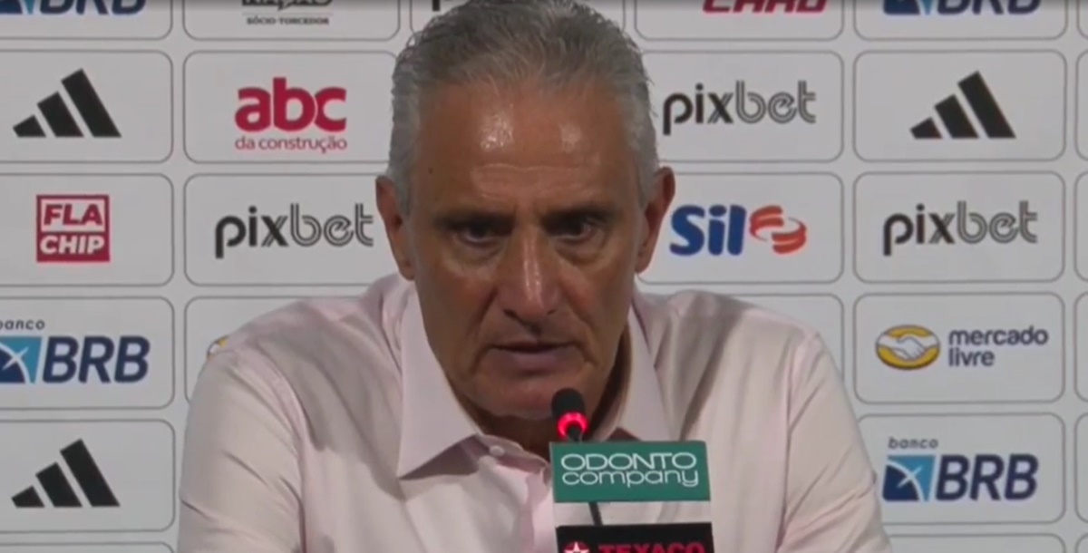 Tite, ex-técnico do Corinthians e atual do Flamengo em coletiva de imprensa (Foto: Reprodução/ FlaTV)