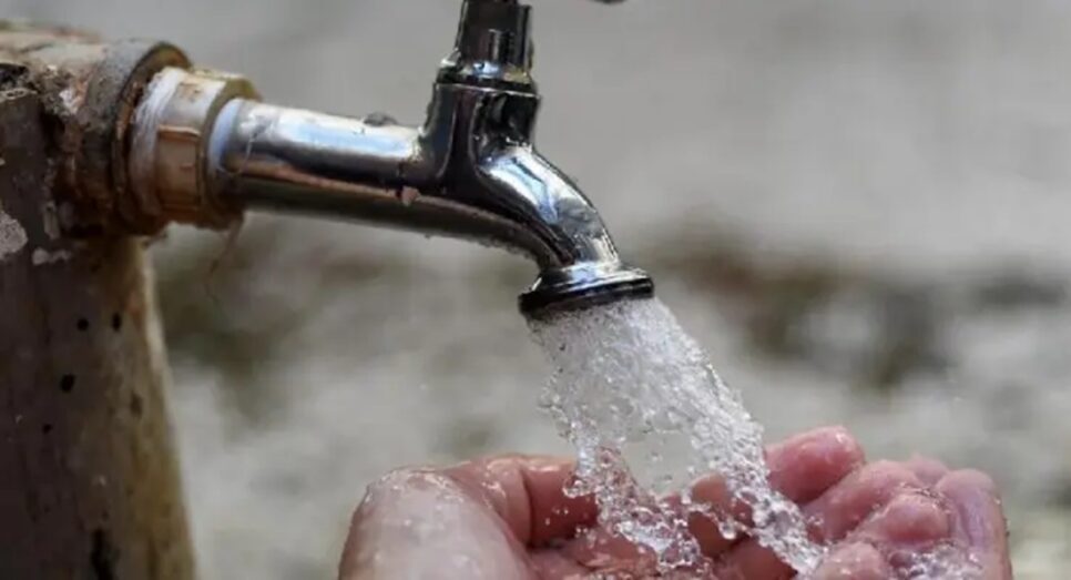 Veja como reutilizar a água da cozinha pode te ajudar no dia a dia (Foto: Reprodução/ Internet)