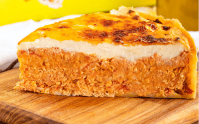 Imagem do post Receita deliciosa para o final de ano! Aprenda a fazer torta gelada de frango com cream cracker