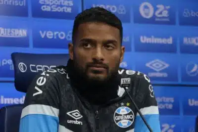 Imagem do post Agora, situação podre que pode destruir com o Brasileirão para ele: Reinaldo é surpreendido no Grêmio