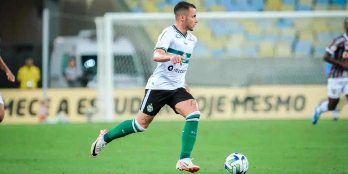 Bruno Gomes tem contrato com o Coxa até 2027 (Foto: Divulgação/Coritiba)