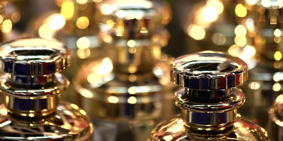 Perfumes doces e sensuais para usar no primeiro encontro (Imagem Reprodução Canva)