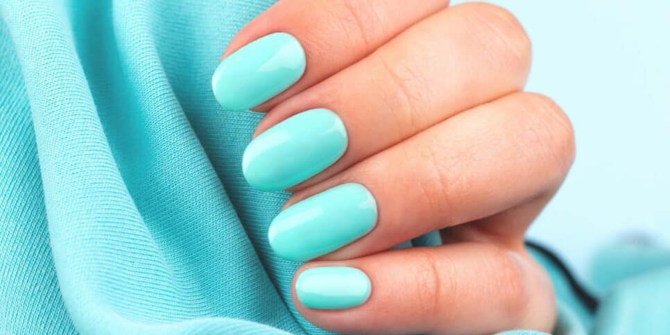 Remoção ingrediente culinário Esmalte cor azul turquesa (Imagem Reprodução Canva)