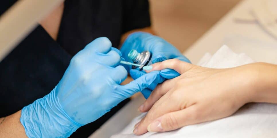 Essas unhas n ao serão mais usadas no ano que vem (Imagem Reprodução Canva)