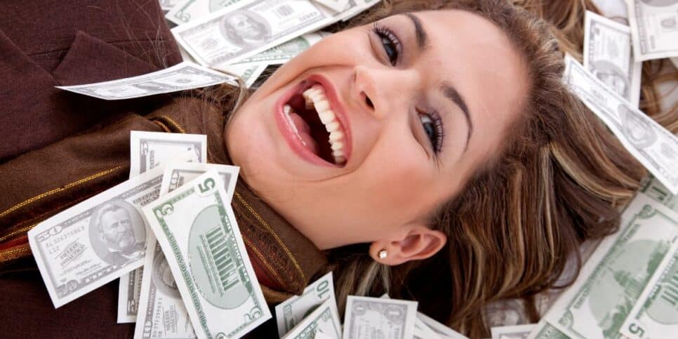 Dicas que podem ajudar uma pessoa sem dinheiro a ficar rica (Imagem Reprodução Internet)