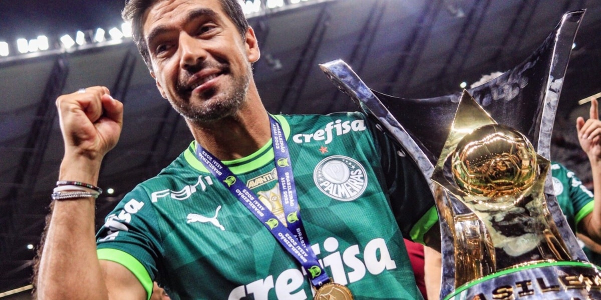 Abel Ferreira comemorando a conquista de mais um título pelo Palmeiras (Imagem Reprodução Internet)