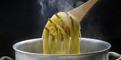 Esse erro é muito comum na hora de cozinhar o macarrão (Imagem Reprodução Internet)