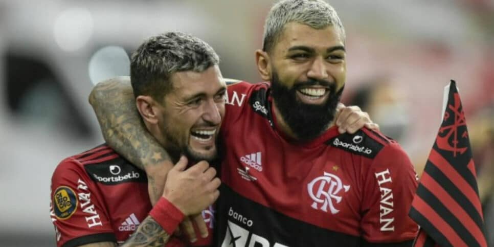 Flamengo promete camisa 10 para Arrascaeta, mas dá a Gabigol (Foto: Andre Fabiano)