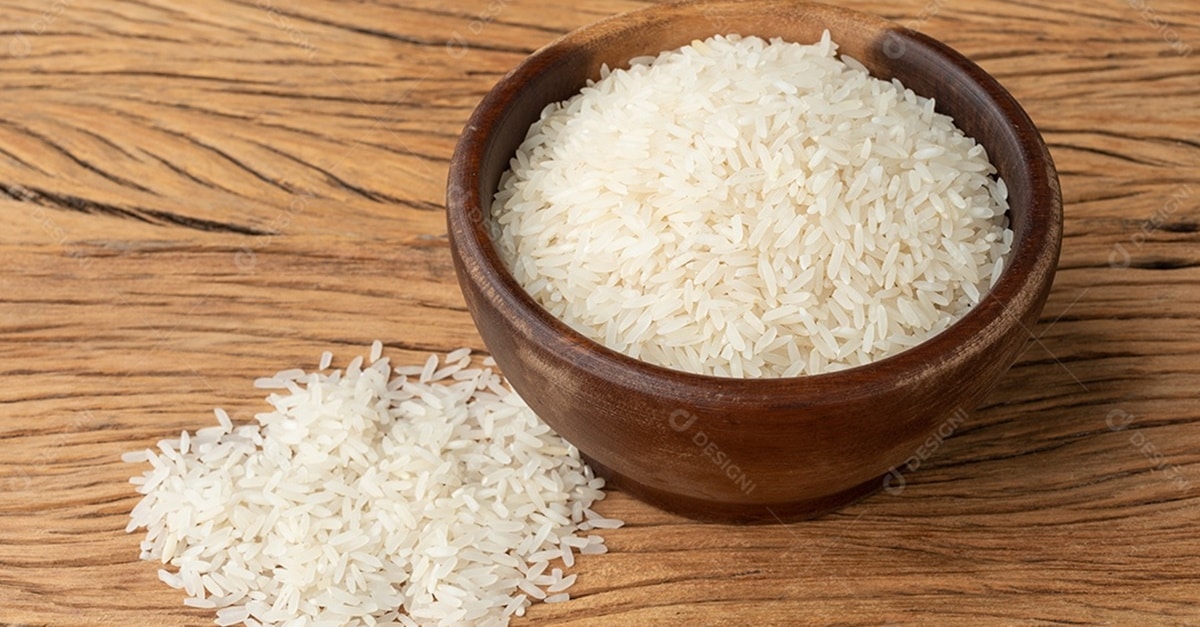 Arroz branco cru pode ser a solução para os maus odores do banheiro (Foto: Reprodução/ FreePik)