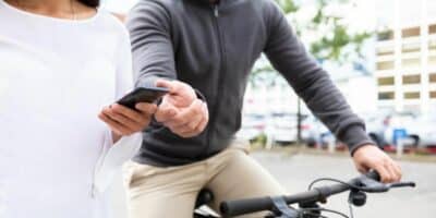 Celular roubado (Reprodução/Internet)