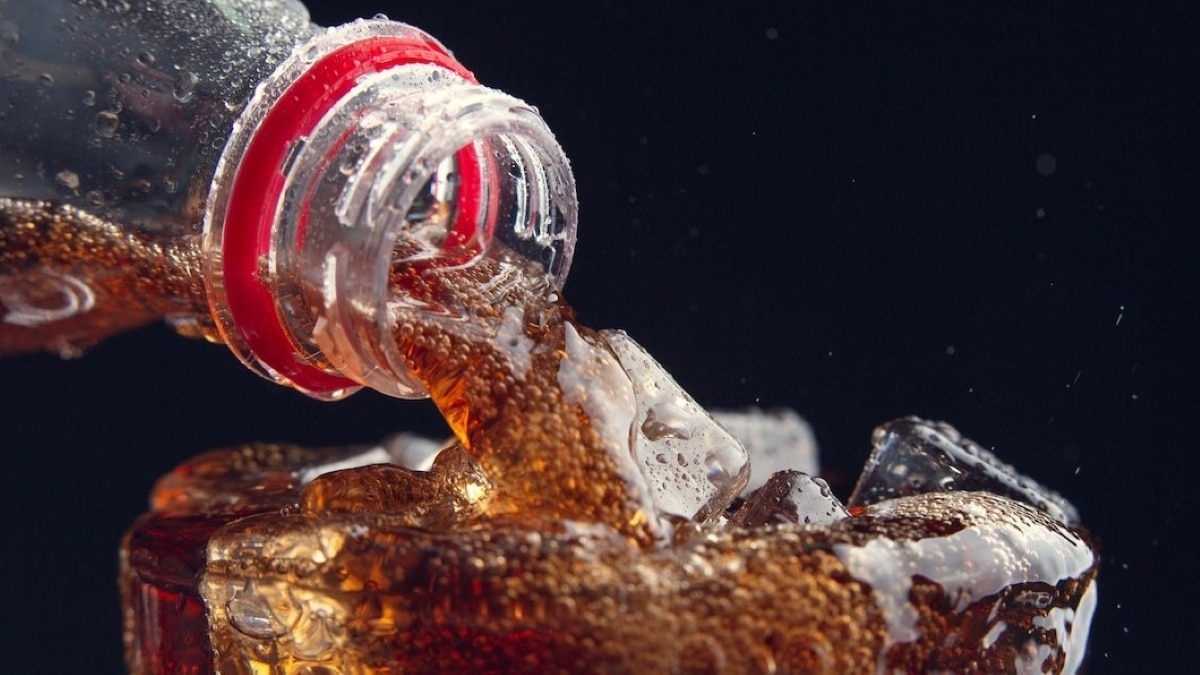 Descubra como o refrigerante de cola pode ser um ótimo aliado na limpeza da cozinha (Foto: Reprodução/Internet) 