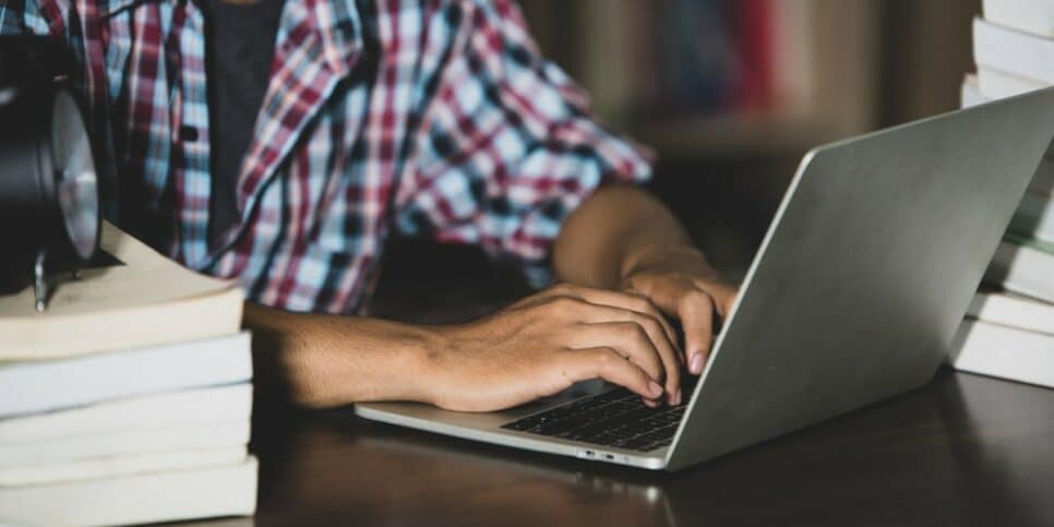 Explore os 6 cursos técnicos que prometem ser tendência em 2024
