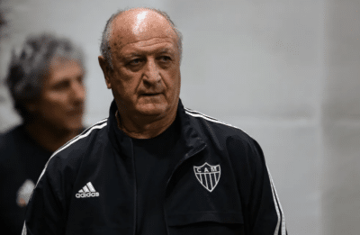 Imagem do post Felipão quebra silêncio e comenta sobre permanência no Atlético-MG: “Mais um ano para queimar essa lenha”