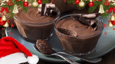 Imagem do post Saia do básico e SURPREENDA a todos na Ceia de Natal: Aprenda a fazer Mousse de Chocolate com 4 ingredientes!