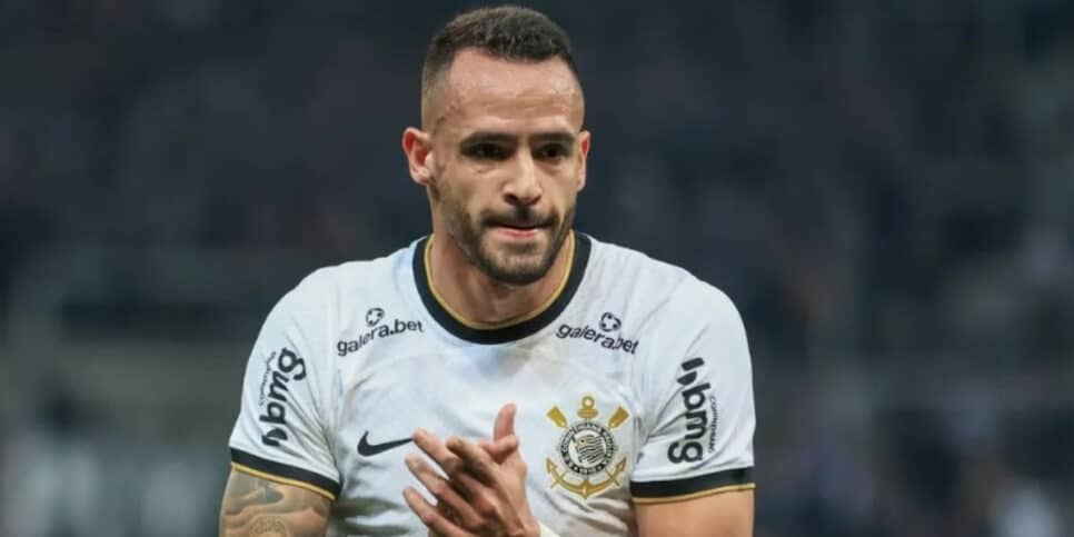 Fora do Corinthians, Renato Augusto é aguardado pelo Fluminense (Foto: Marcello Zambrana/AGIF)