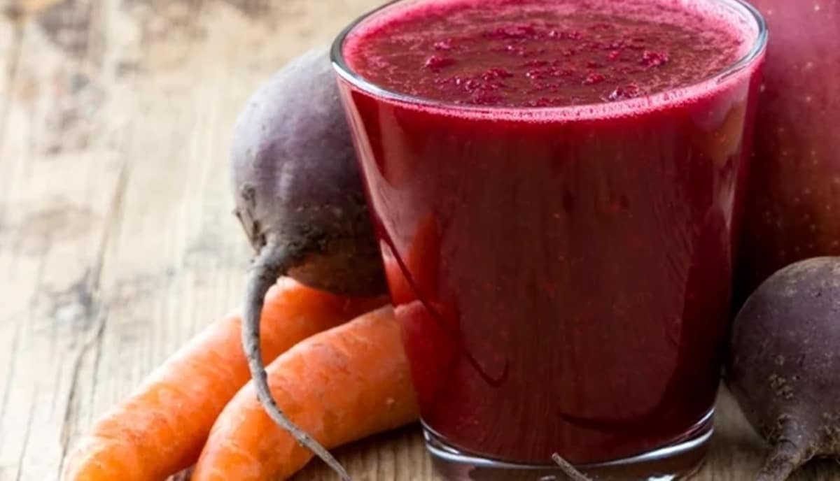 Suco de beterraba com cenoura é um dos aliados ao combate da baixa imunidade (Foto: Reprodução/ GettyImages)