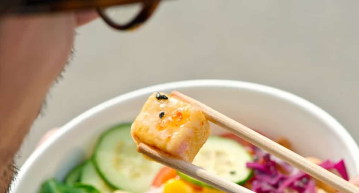 Tofu é um tipo de queijo usado na culinária chinesa há 2 mil anos e segredinho de saúde (Foto: Reprodução/ Internet)