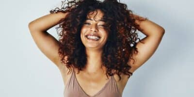 Imagem do post Descubra 10 cortes de cabelo curto para cacheadas que irão te rejuvenescer!