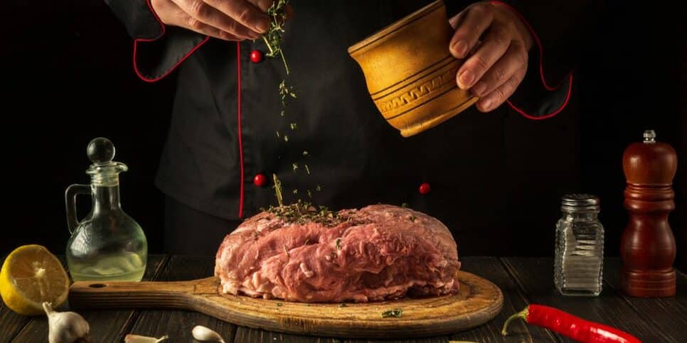 Dicas para deixar não deixar a carne dura (Imagem Reprodução Canva)