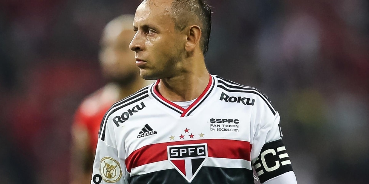 Rafinha, jogador em jogo do São Paulo (Foto: Pedro H. Tesch/AGIF)