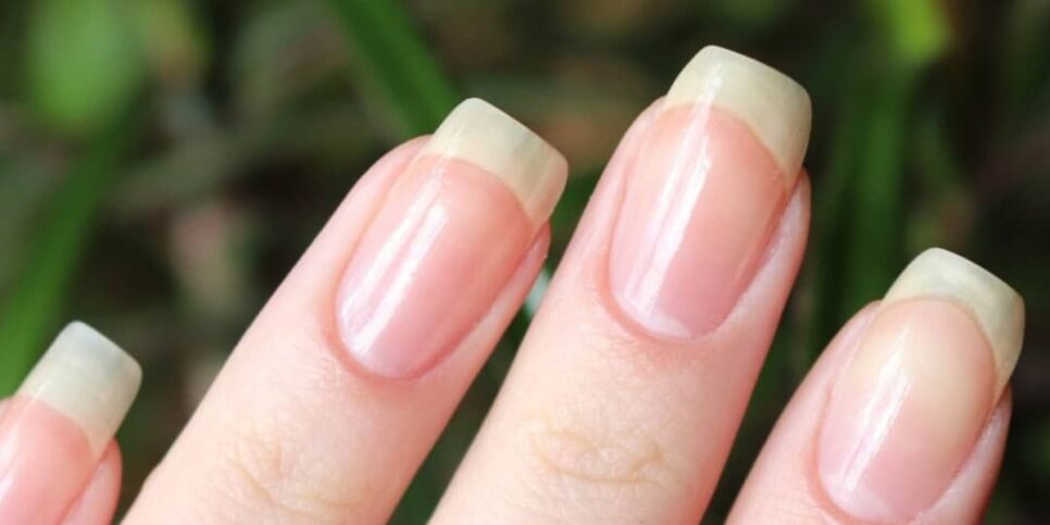 Saiba os benefícios de passar pasta de dente nas unhas todos os dias a noite (Imagem Reprodução Internet)