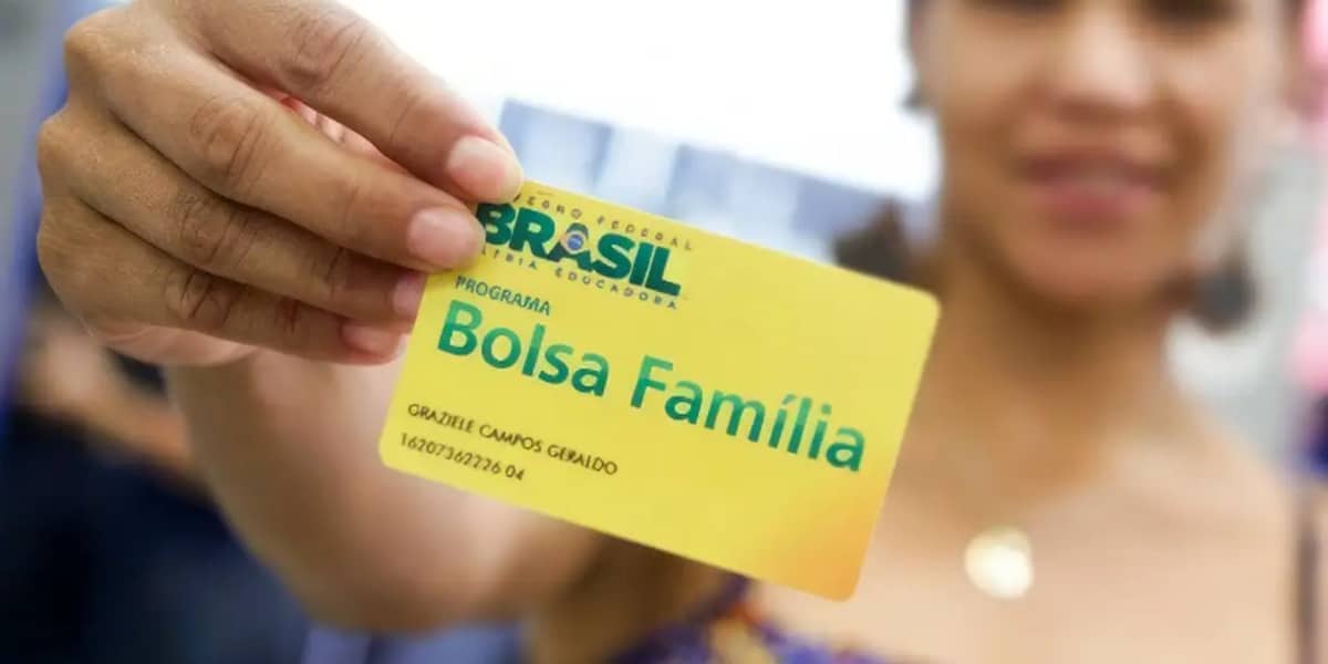 Grupo de beneficiários do Bolsa Família são surpreendidos e vão fazer saque de forma antecipada (Imagem Reprodução Internet)