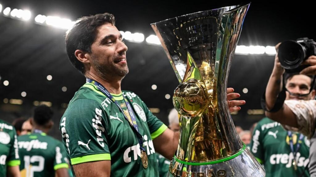 Abel Ferreira é um dos maiores técnidos da história do Palmeiras (Foto: Reprodução/ Mais Futebol/ SEP)