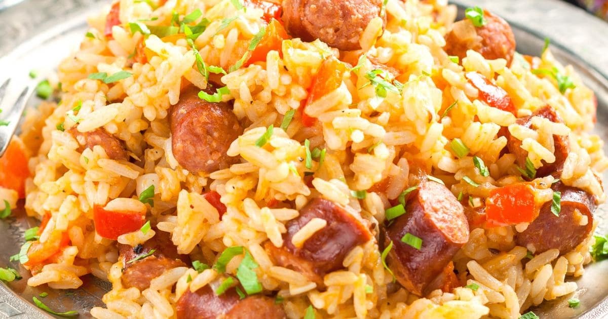 Arroz Pega Marido é uma opção de receita fácil e deliciosa (Foto: Reprodução/ FreePik)